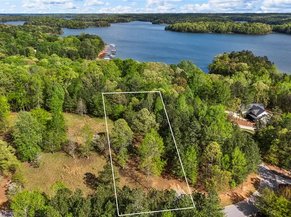 467 Overlook Dr, Fair Play, SC 29643