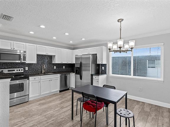 3rd image of 1938 Conway Rd APT 7