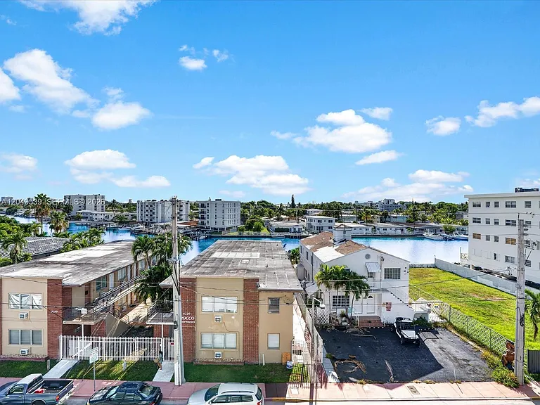 8201 Byron Ave #502 — Photo 43