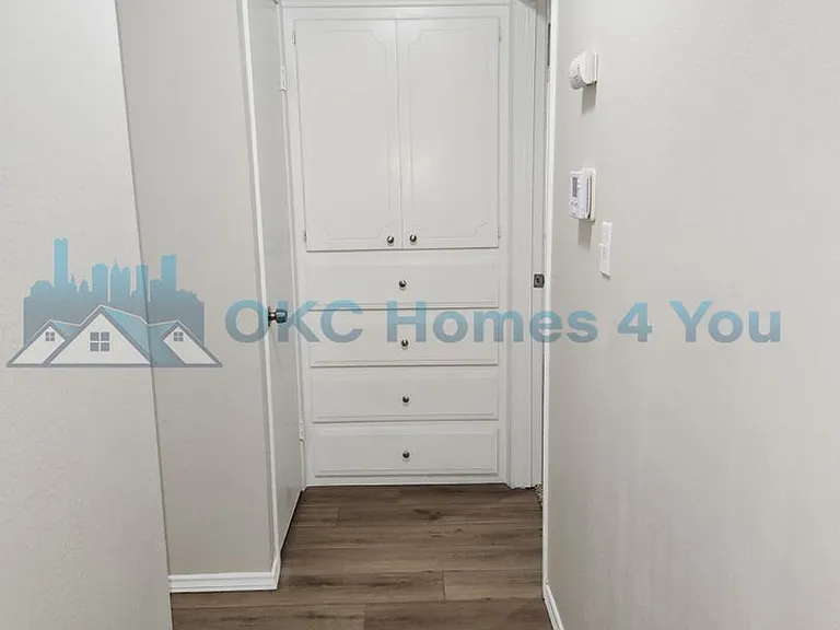 401 SW 63rd Pl — Photo 11