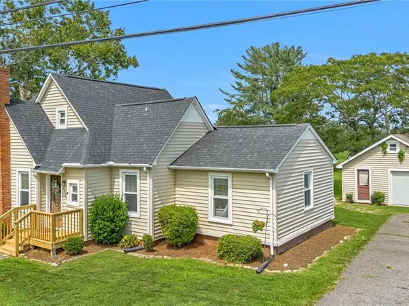 2472 Sparta Rd, North Wilkesboro, NC 28659
