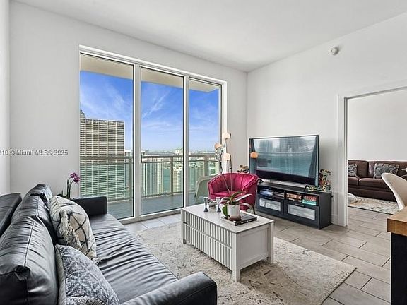 4th image of 950 Brickell Bay Dr #4606