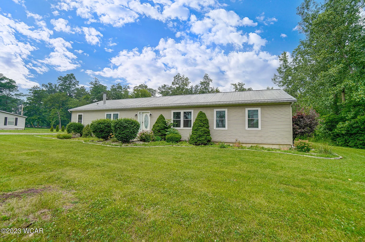 2125 N Dixie Hwy photo 1