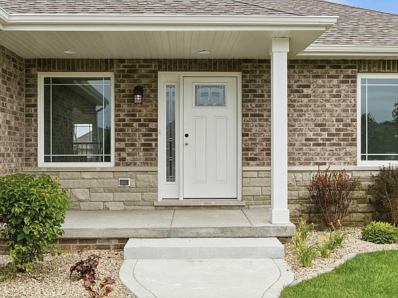 3rd image of 9262 W 106th Pl