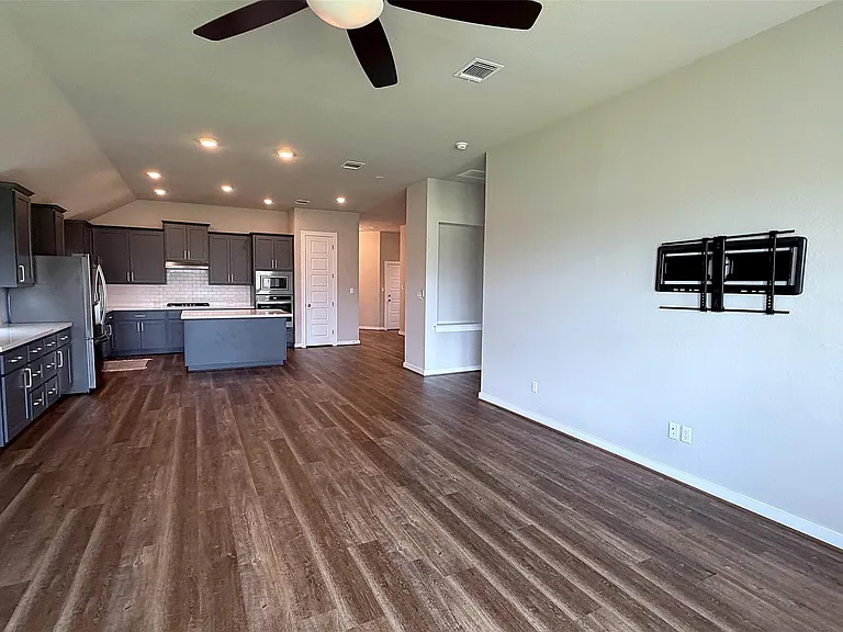 150 Patrick Herndon Dr — Photo 6