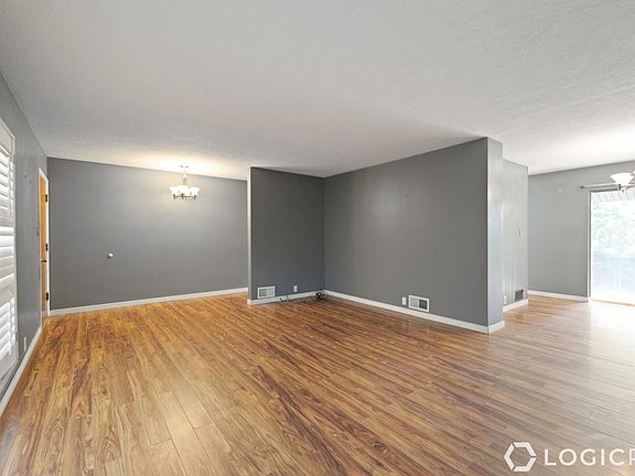 4th image of 1305 Henderson Dr