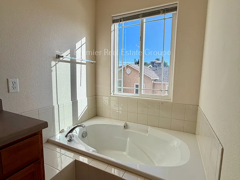 2225 Stepping Stones Way #A — Photo 10