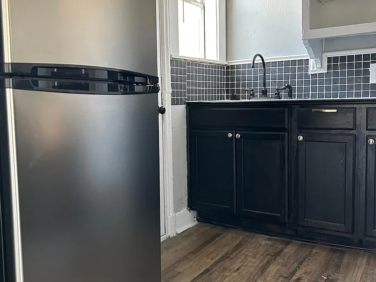 403 W Hollywood Ave #3 — Photo 9
