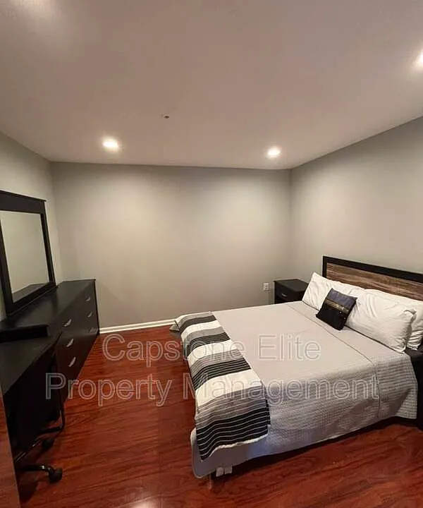 67 Vaughan Dr #5