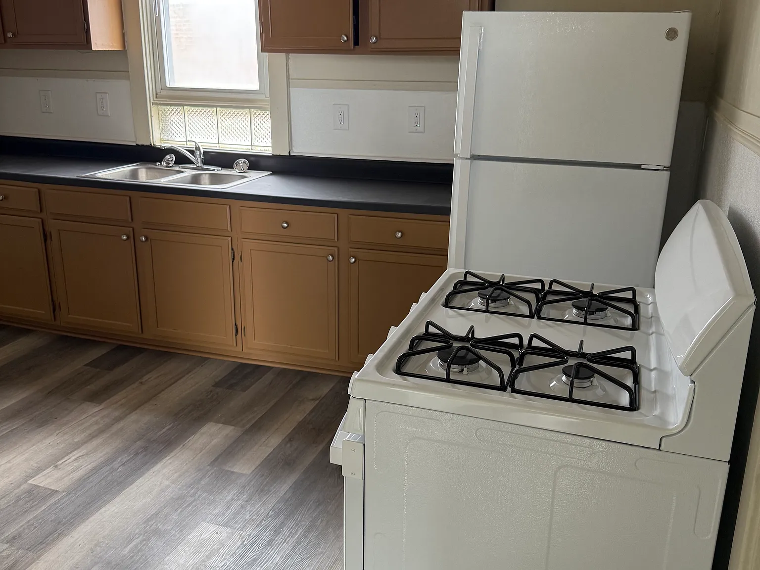 3 bed, 1000 sqft, $1,500 — Photo 4
