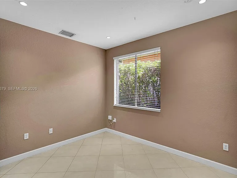 18861 SW 77th Ct — Photo 37