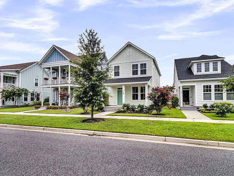 396 Ripple Park Dr — Photo 4