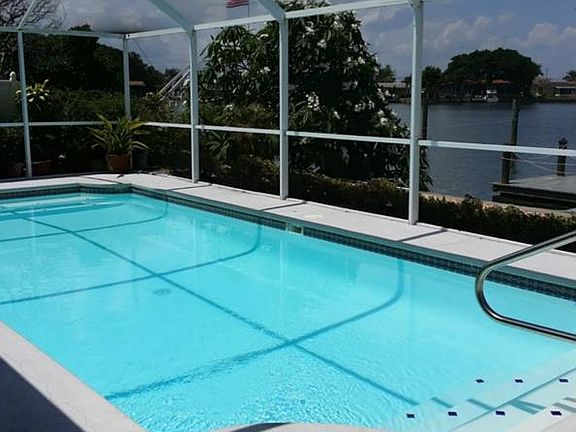 5th image of 2440 S Shore Dr SE