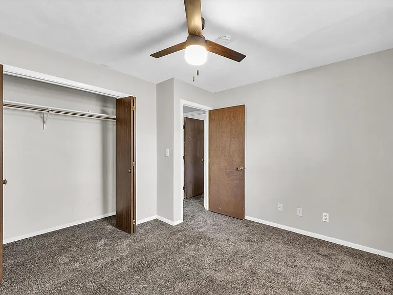 915 N Madison St — Photo 22