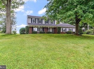 1180 Foxview Rd, Pottstown, PA 19465