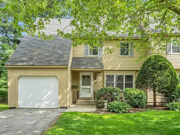 88 Waterford Dr #31, Worcester, MA 01602