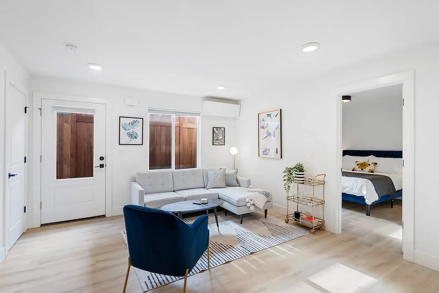 1 bed, 1.0 bath, 699 sqft, $4,244 — Photo 1