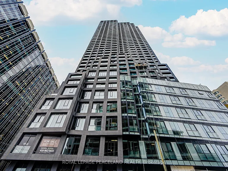 20 Soudan Ave #1809 — Photo 1