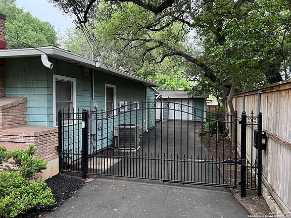 4th image of 114 W FAIR OAKS PL