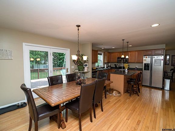 3rd image of 11 Challedon Dr