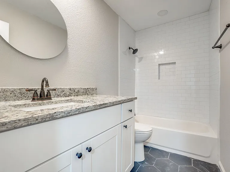Creekside Condominumums — Photo 24