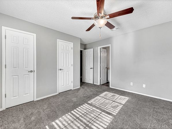 fayetteville-arkansas-448578802 picture