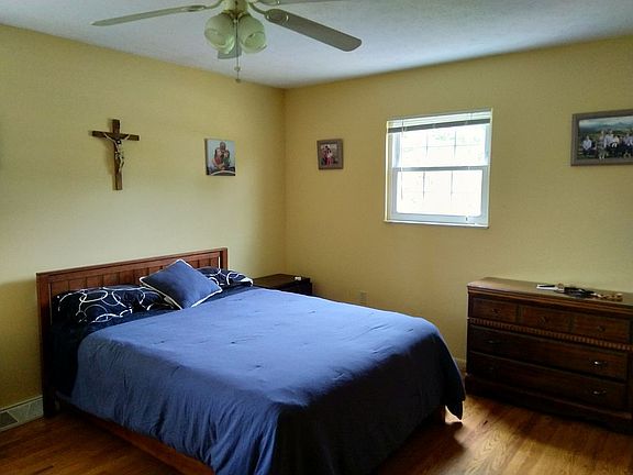 5th image of 7697 Brookdale Dr