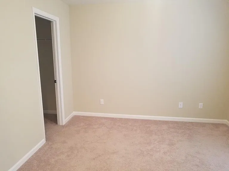 423 Tarsel Ct — Photo 4