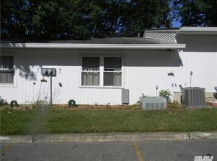 18 Guilford Ct UNIT C, Ridge, NY 11961