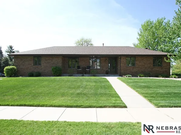 8123 Lowell Ave, Lincoln, NE 68506