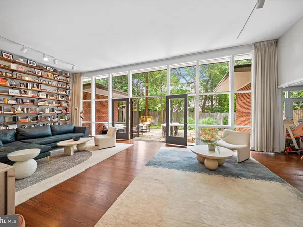 3721 Huntington St NW, Washington, DC 20015