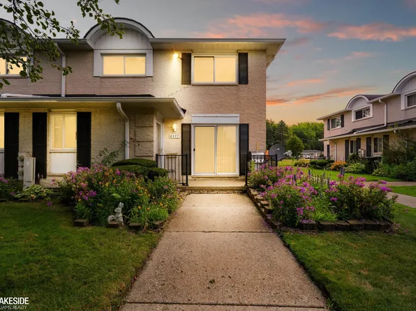 8577 Hampshire Dr, Sterling Heights, MI 48313