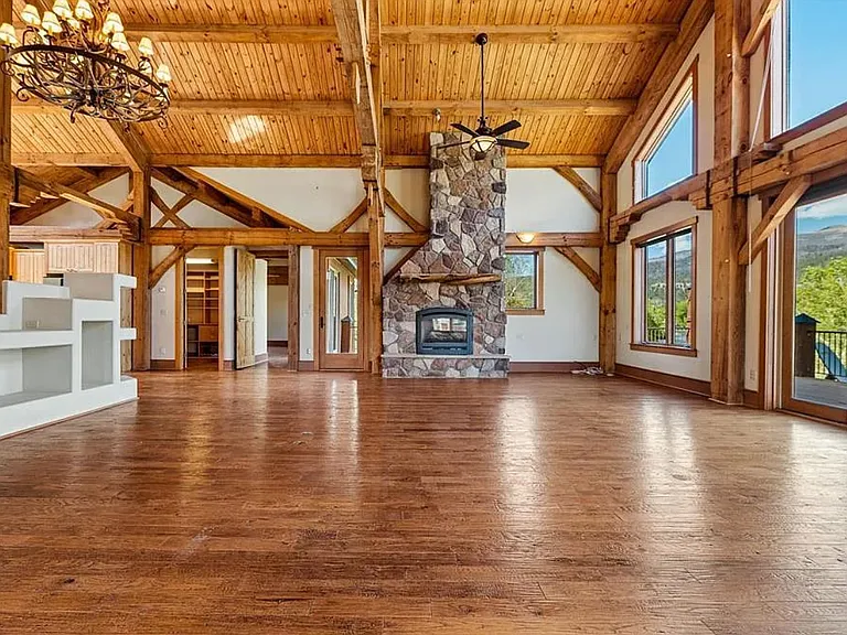 300 Animas Springs Rd — Photo 3
