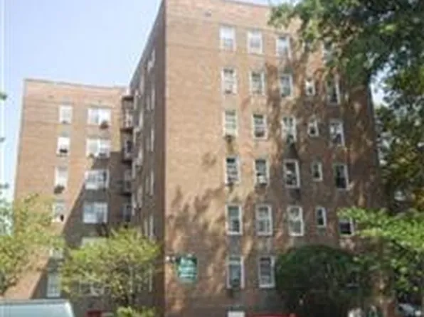 65-15 Yellowstone Boulevard image 1 of 5