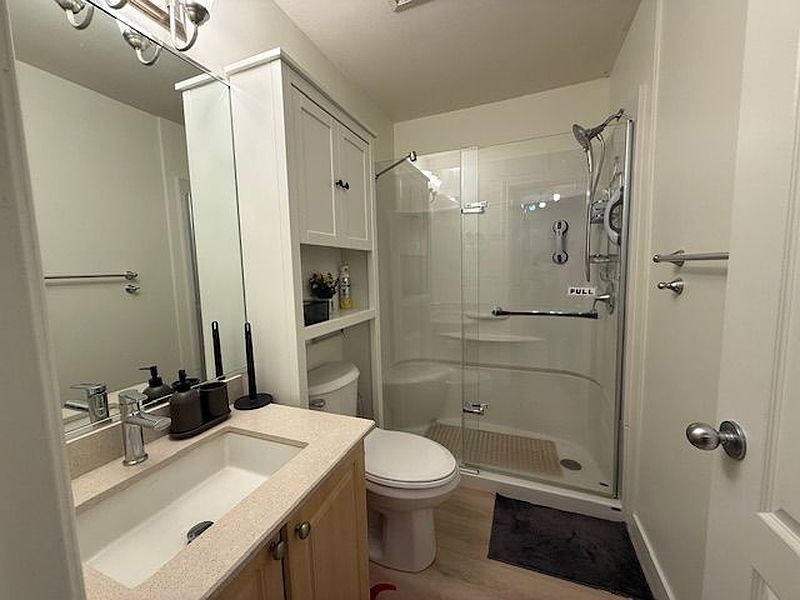 North Vancouver Apartment for rent - 2 Bedrooms — photo 11
