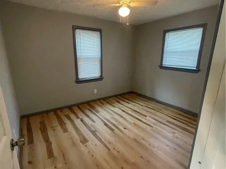 320 Winckles St — Photo 4