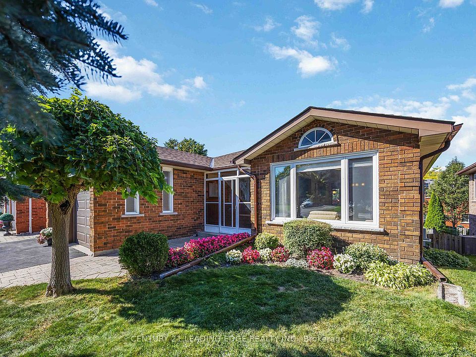 1st image of 52 Aspen Cres