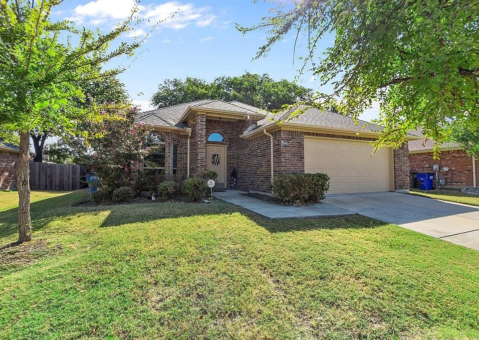 1st image of 2147 Oakridge Dr