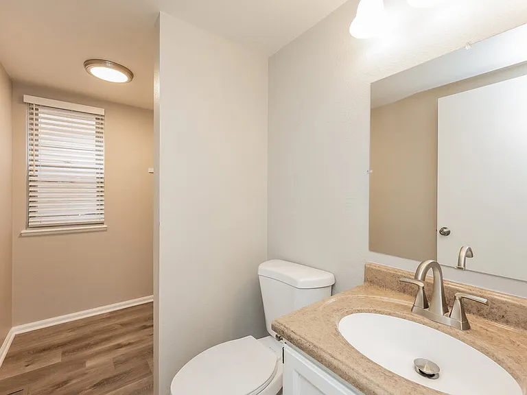 8327 Chancellor Dr — Photo 17