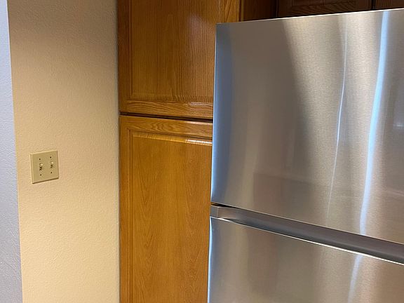 Samsung stainless refrigerator with ice maker