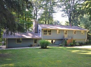 12319 Lela Ln, Burton, OH 44021