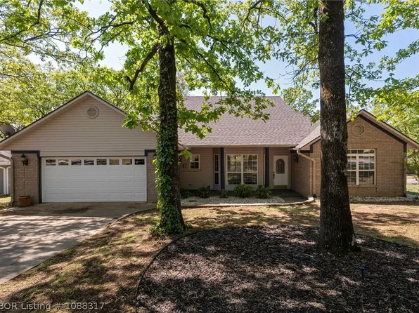 100 Winridge Rd, Poteau, OK 74953