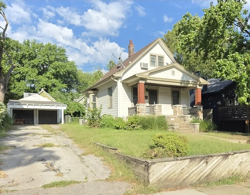 2 bed, 1028 sqft, $4,000 — Photo 2