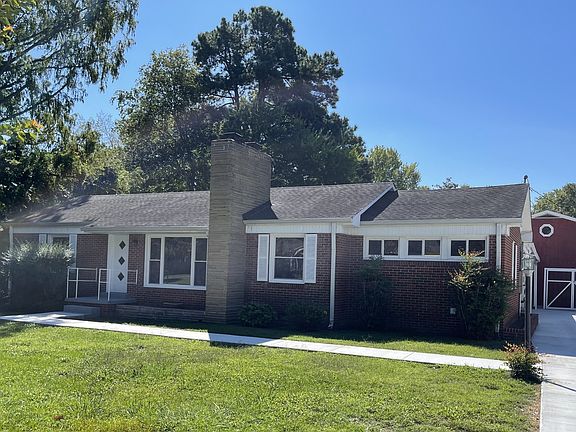 3rd image of 1209 Bel Aire Dr