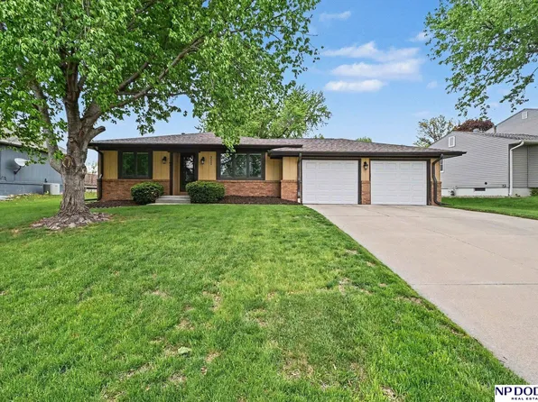 3211 S 131st Cir, Omaha, NE 68144
