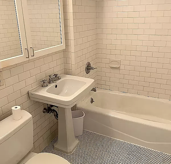 319 E 8th St #2B — Photo 5