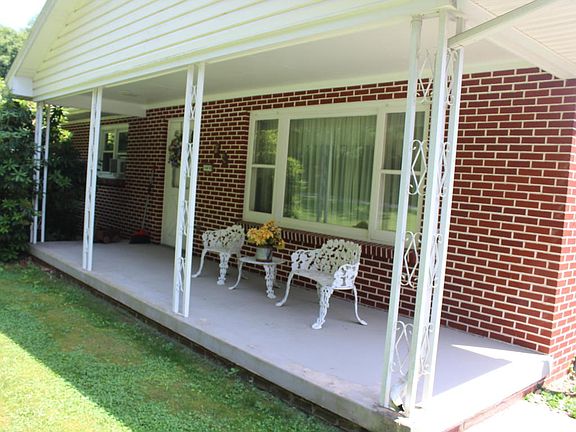3rd image of 130 Dusty Ln