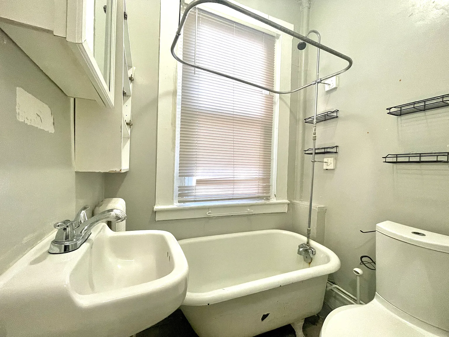 2 bed, 800 sqft, $3,600 — Photo 4