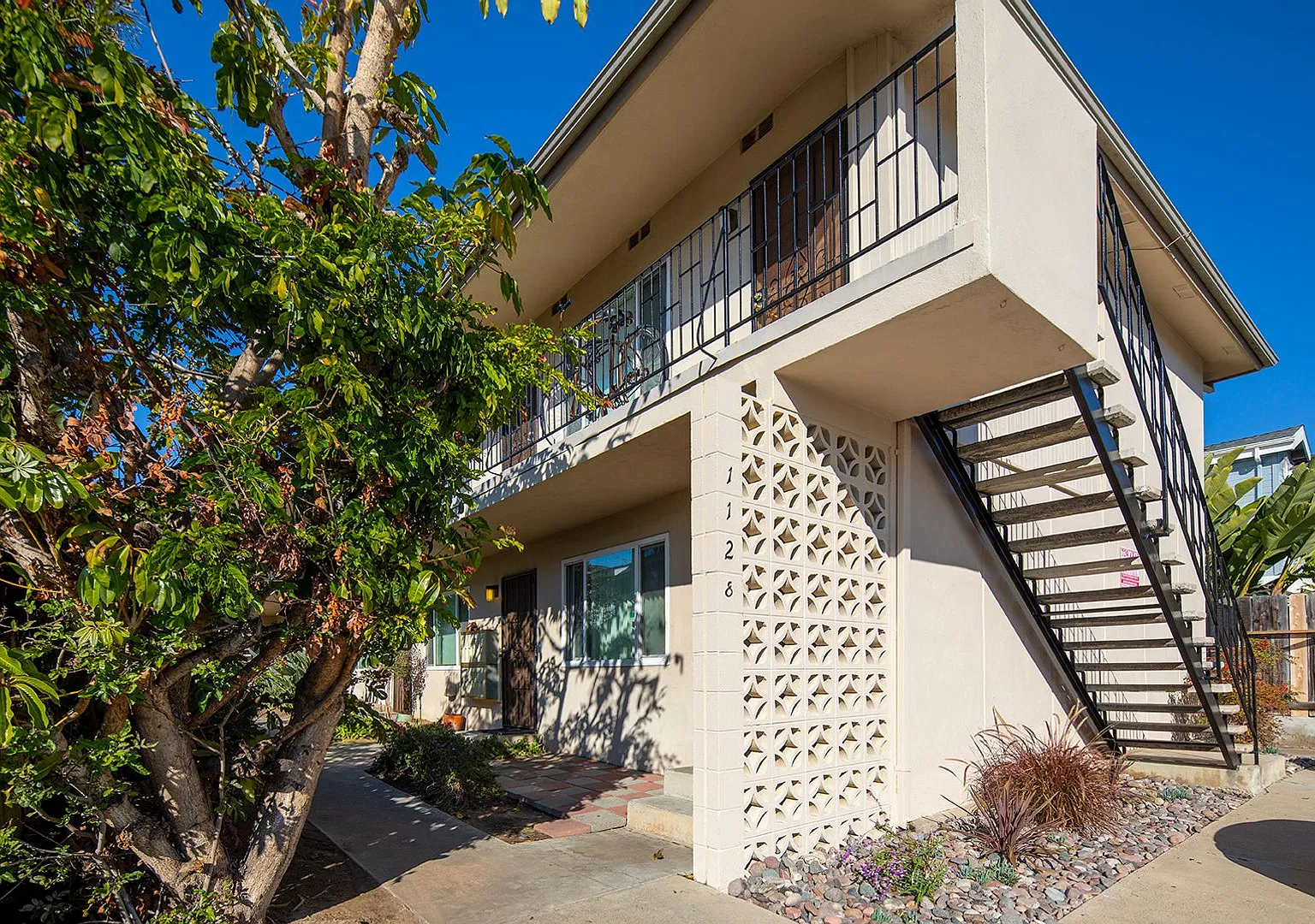 1128 Felspar Street — Photo 3
