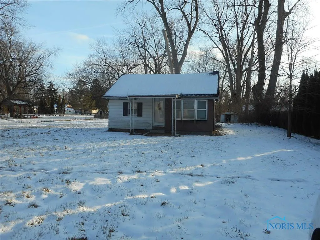 5863 Sims Dr photo 1